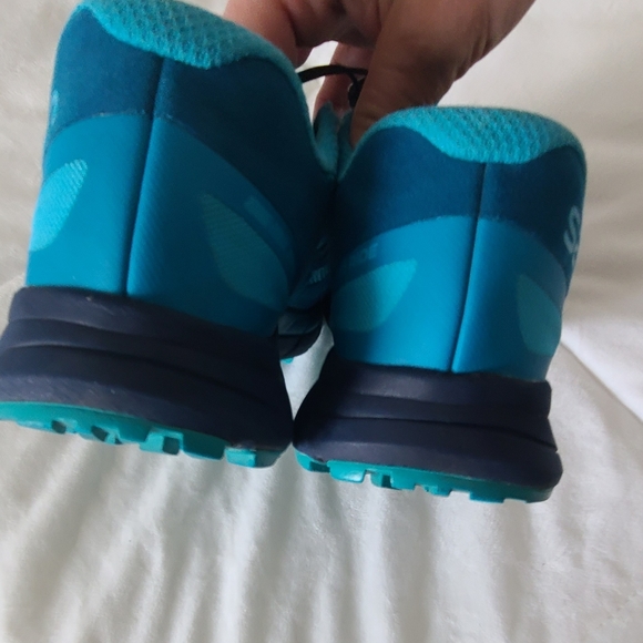 SOLD. Salomon "Sense Ride Vibe" in "Bluebird" Teal Trail Runners - Picture 9 of 10